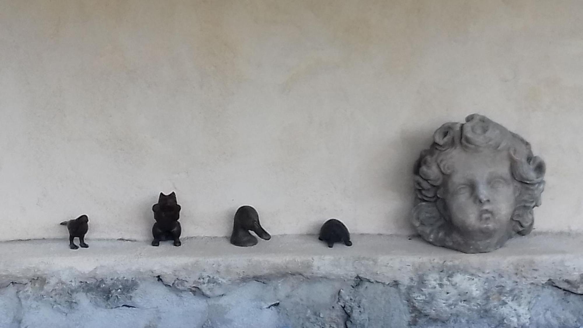 Le Chat Sur Le Toit Lourmarin Eksteriør billede