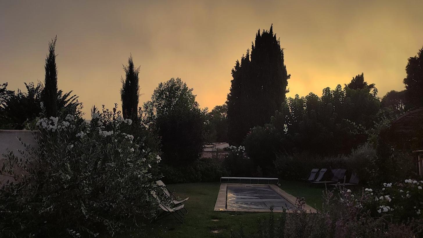 Le Chat Sur Le Toit Lourmarin Eksteriør billede